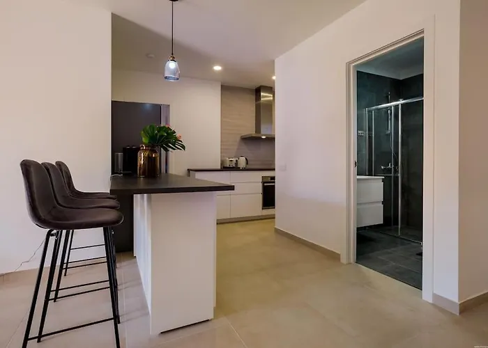 Ocean Breeze Апартаменти