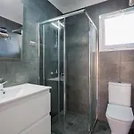 Ocean Breeze Апартаменти *
