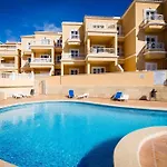 Апартаменти Ocean Breeze *