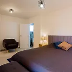 Ocean Breeze Апартаменти